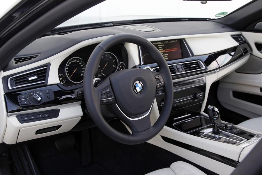  BMW 760i 2008 года  (фото 3 из 11)